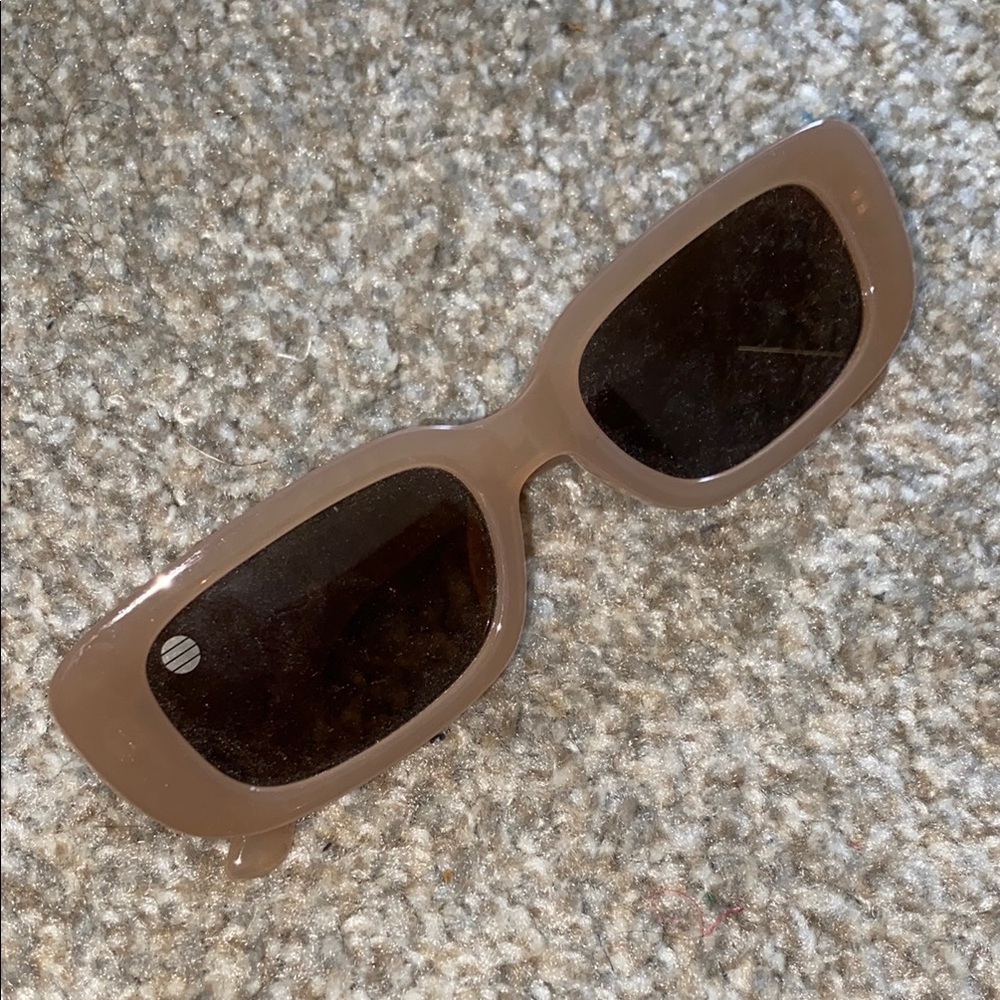 Assorted Sunglasses - Picture 2 of 12